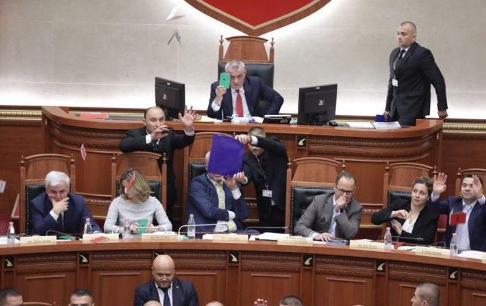 Projektligji për Teatrin, miratohet mes tensionit në Kuvendin e Shqipërisë