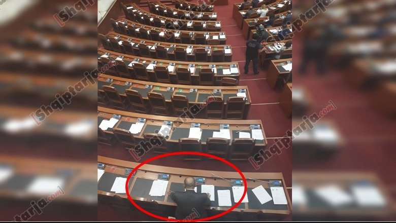 Opozita në Shqipëri sot bojkotoi Kuvendin për shkak të Ligjit për Teatrin