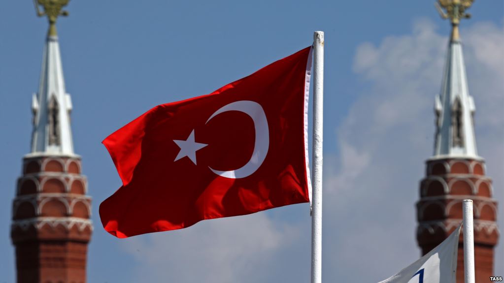 Autoritetet turke ndalojnë 16 persona të dyshuar për terrorizëm