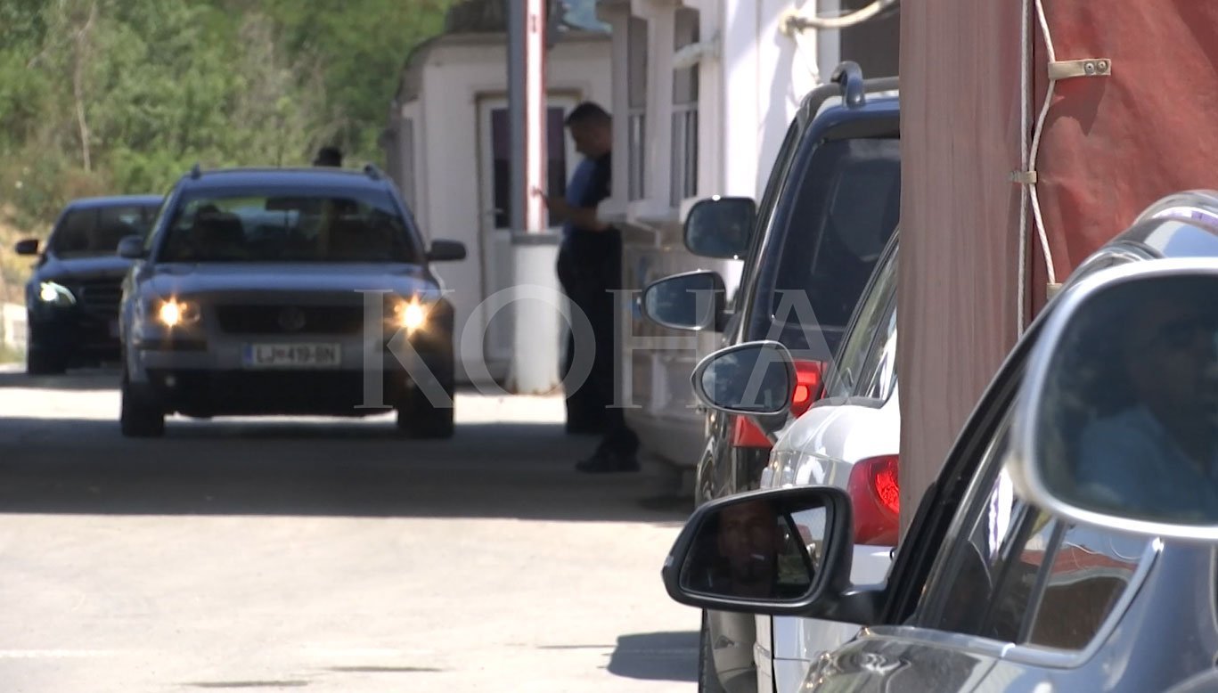 Në Merdar vazhdojnë kolonat e gjata, pritje deri në dy orë