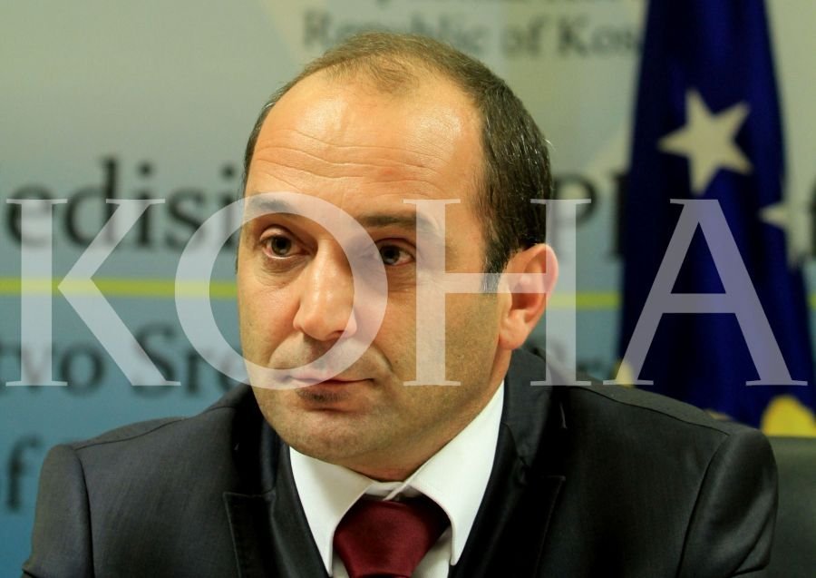 Gashi tregon pse diaspora frikësohet të investojë në Kosovë