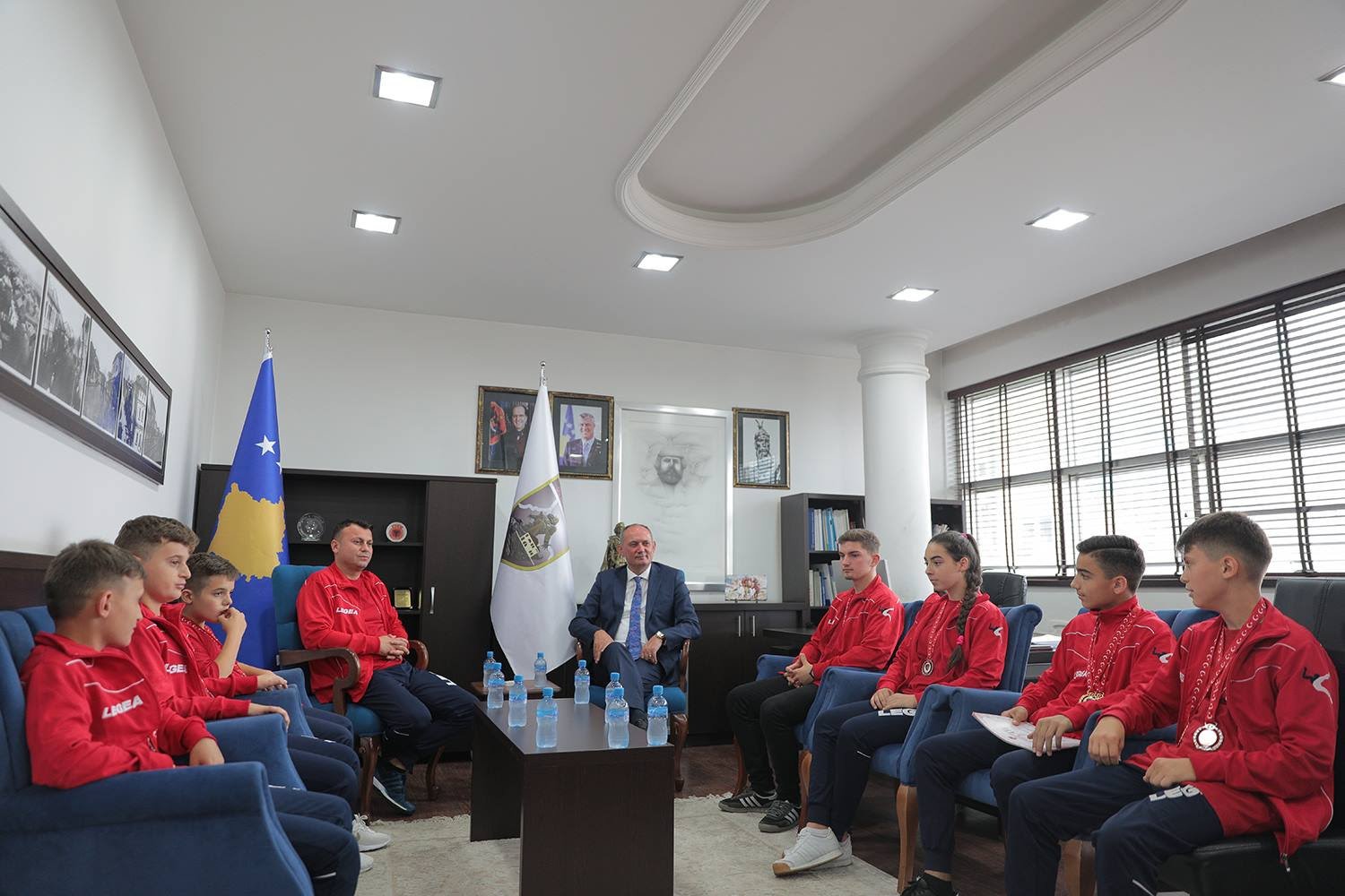 Aliu priti në takim karateistët ferizajas që u kthyen me 10 medalje nga Turqia