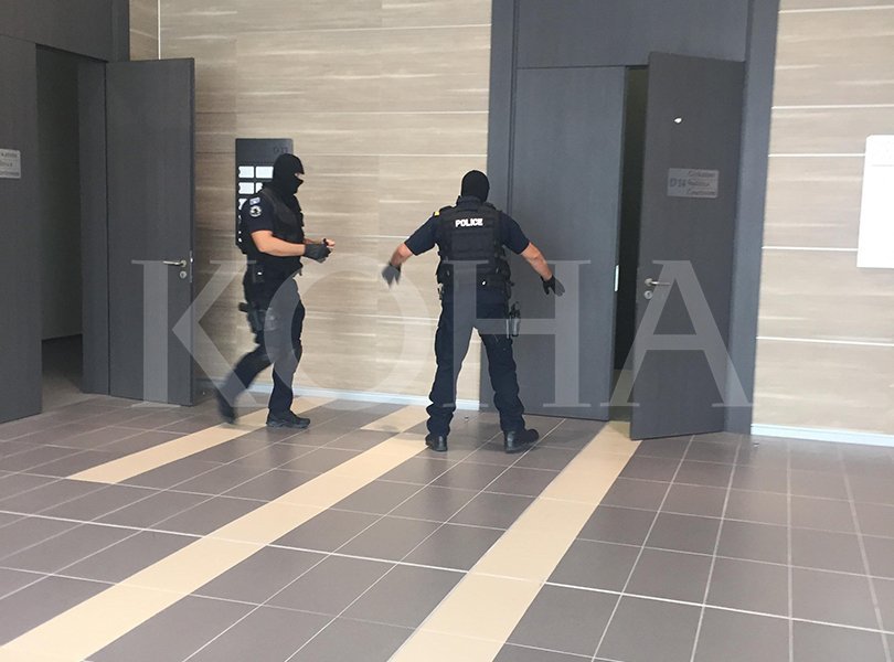 Një muaj paraburgim ndaj katër të arrestuarve për vrasje në Serbi dhe Mal të Zi