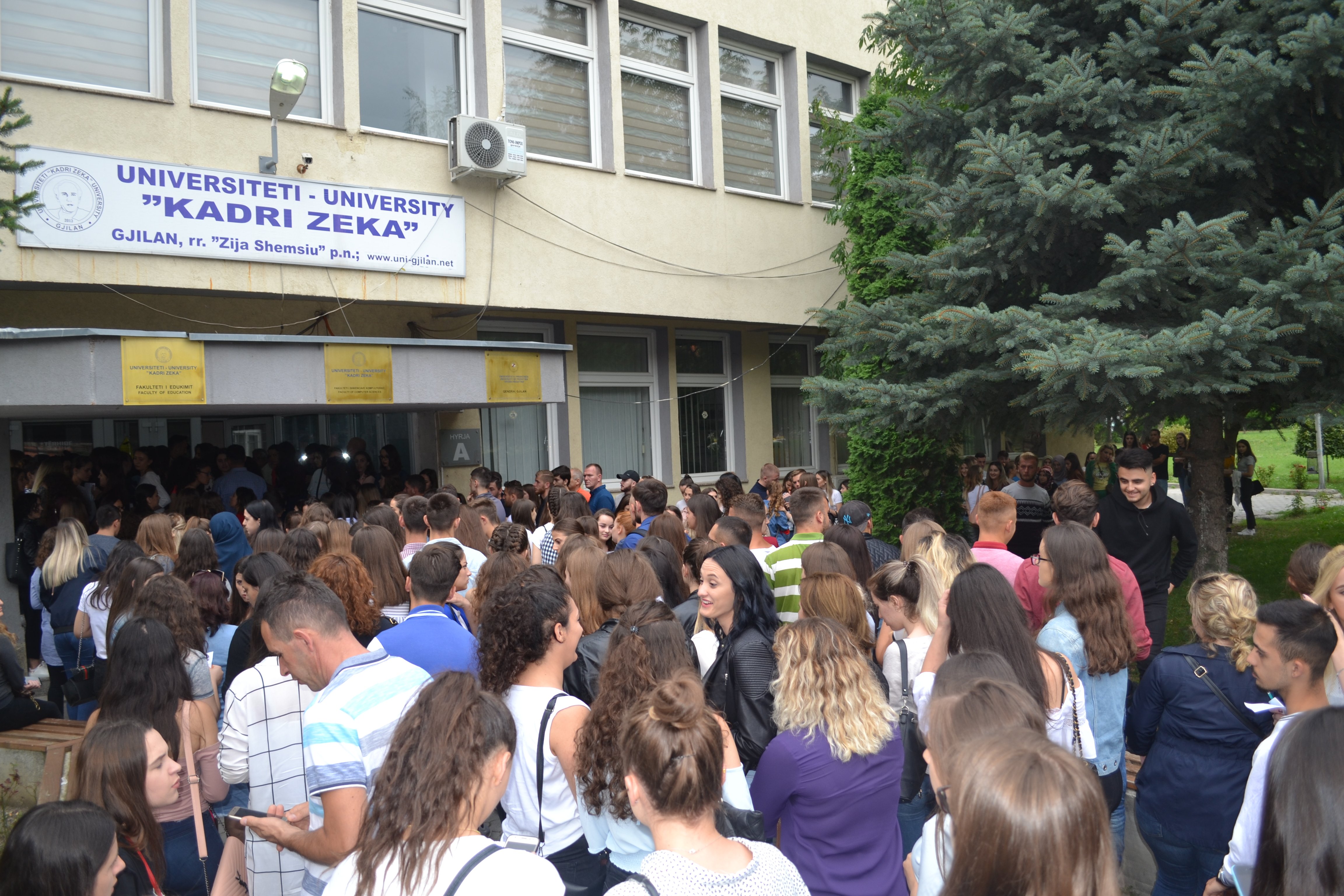 Po mbahen provimet pranuese në Universitetin  “Kadri Zeka”