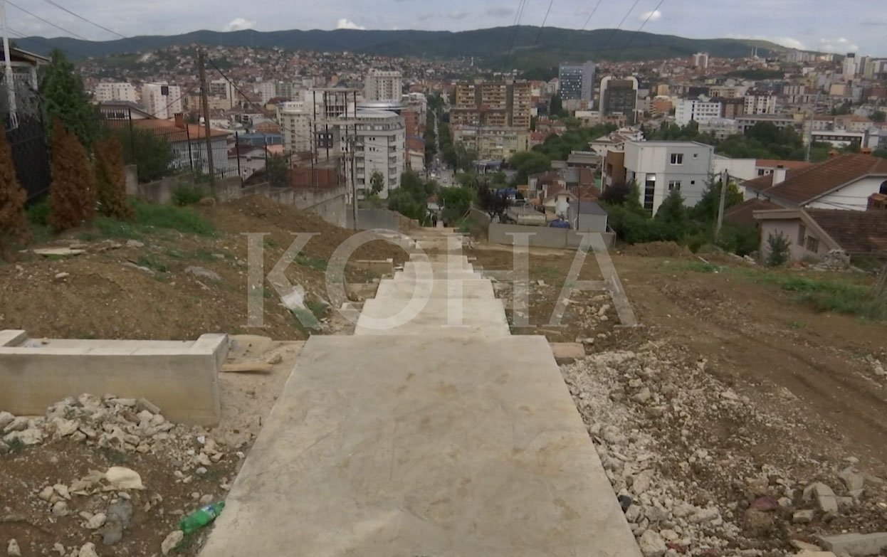 Punimet për shkallët e Arbërisë patën nisur nën të reshura të borës, tash asnjë punëtor