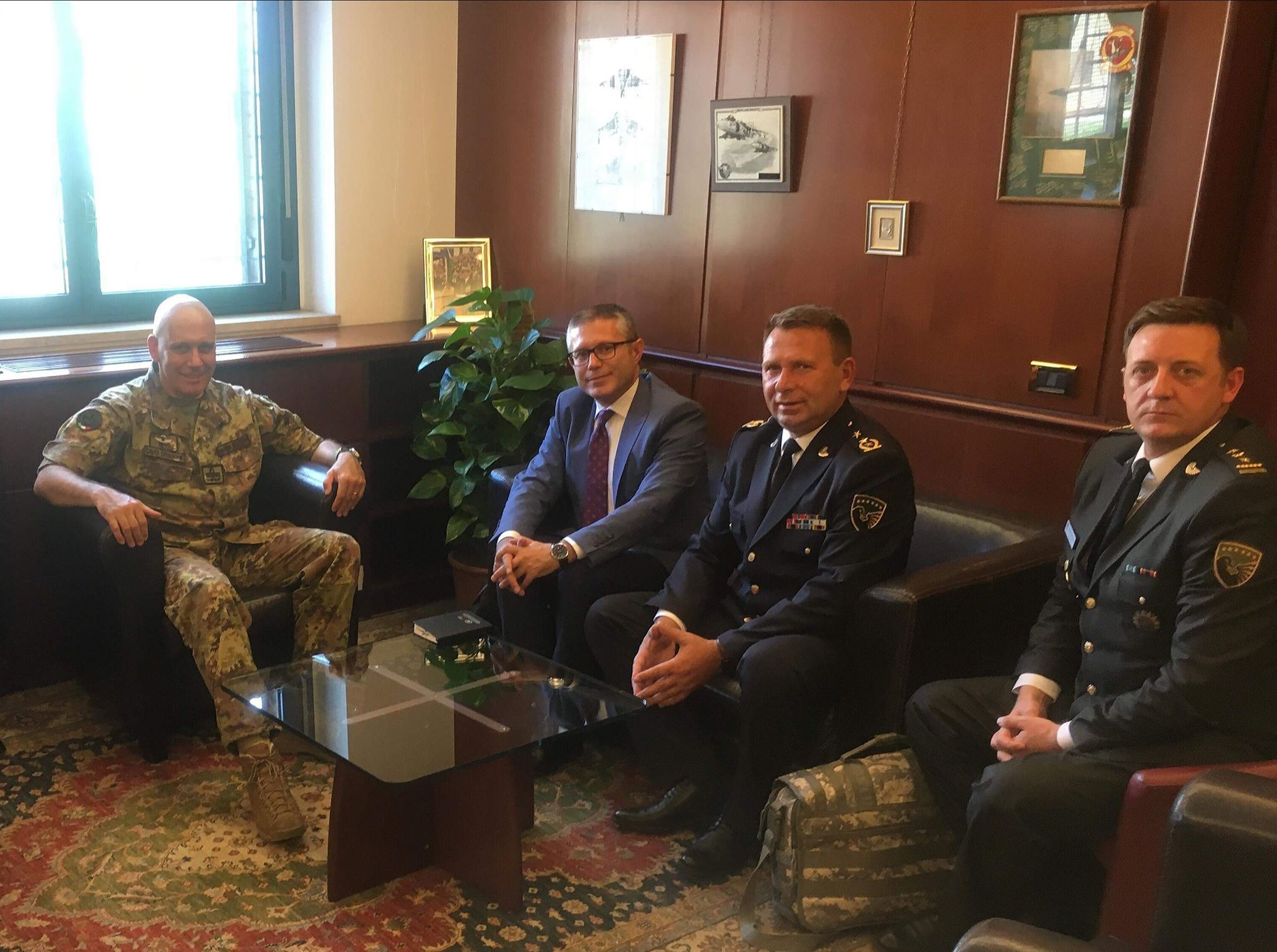Kosova dhe Italia thellojnë bashkëpunimin në siguri dhe mbrojtje