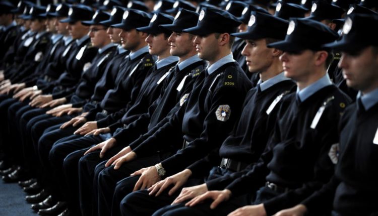 Mbi 800 kandidatë serbë kanë konkurruar për policë të Kosovës