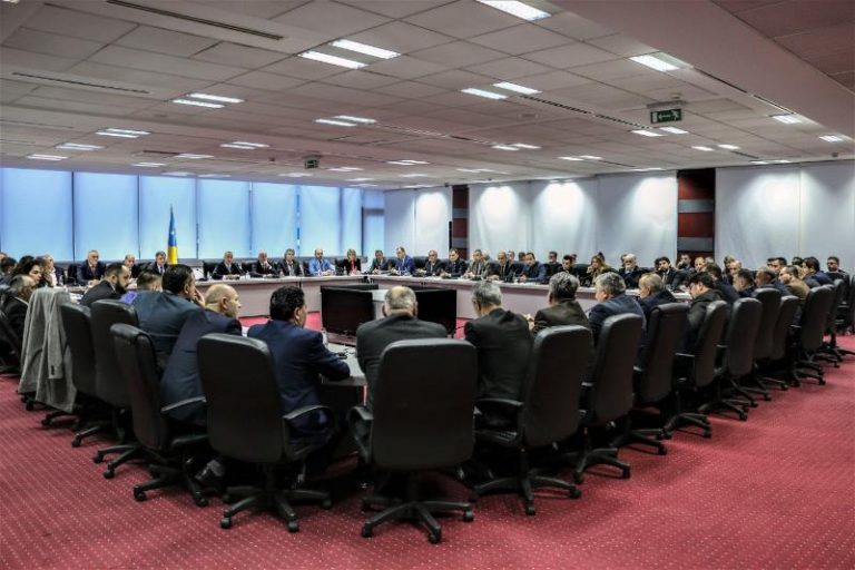 FOL: Kabineti qeveritar i Haradinajt me mbi 100 zv.ministra ka realizuar vetëm 57 për qind të planit të punës