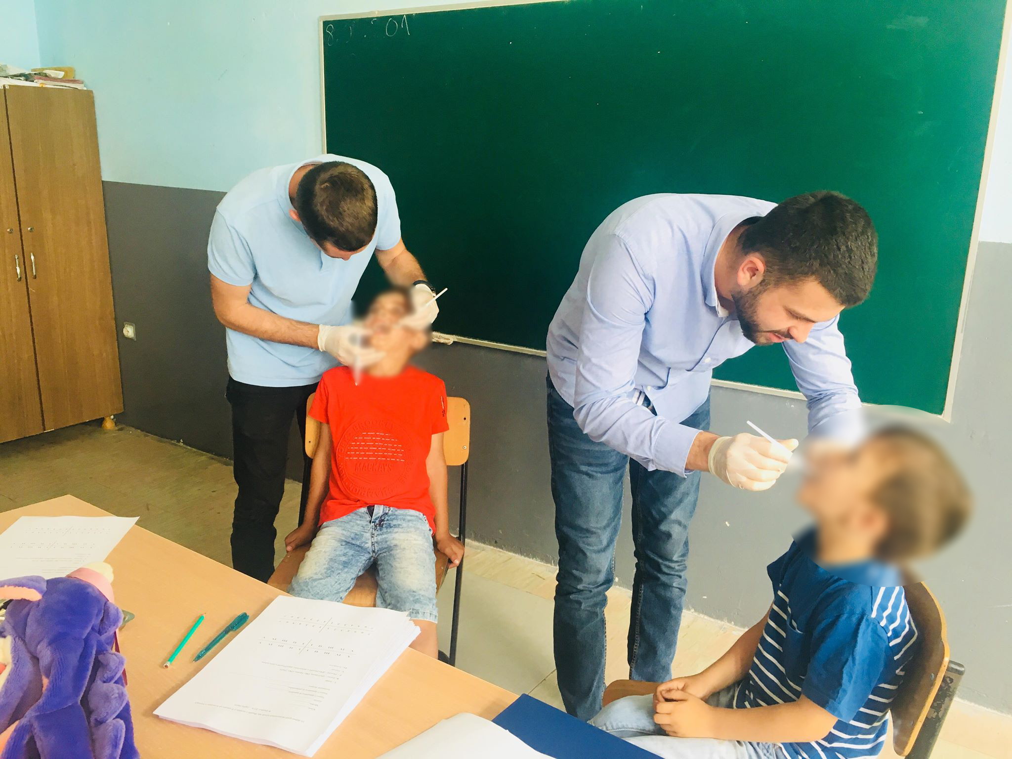 Hulumtim stomatologjik me 100 nxënës në Ferizaj, 98 % me dhëmbë të prishur