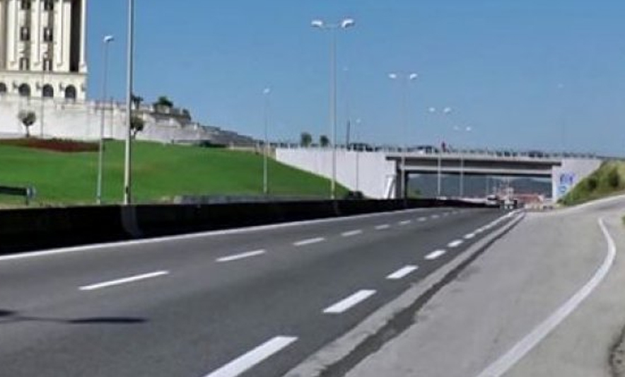 Nis “arnimi” i autostradës Durrës – Tiranë, këto janë devijimet që makinat duhet t’i bëjnë