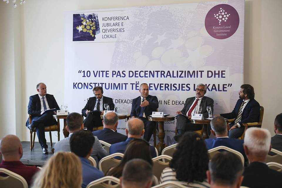 Haradinaj thotë se qeveria nuk do t’i lërë të vetme komunat përballë problemeve
