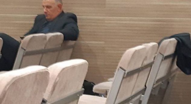 Shtyhet gjykimi ndaj Shukri Bujës, mungon gjyqtari
