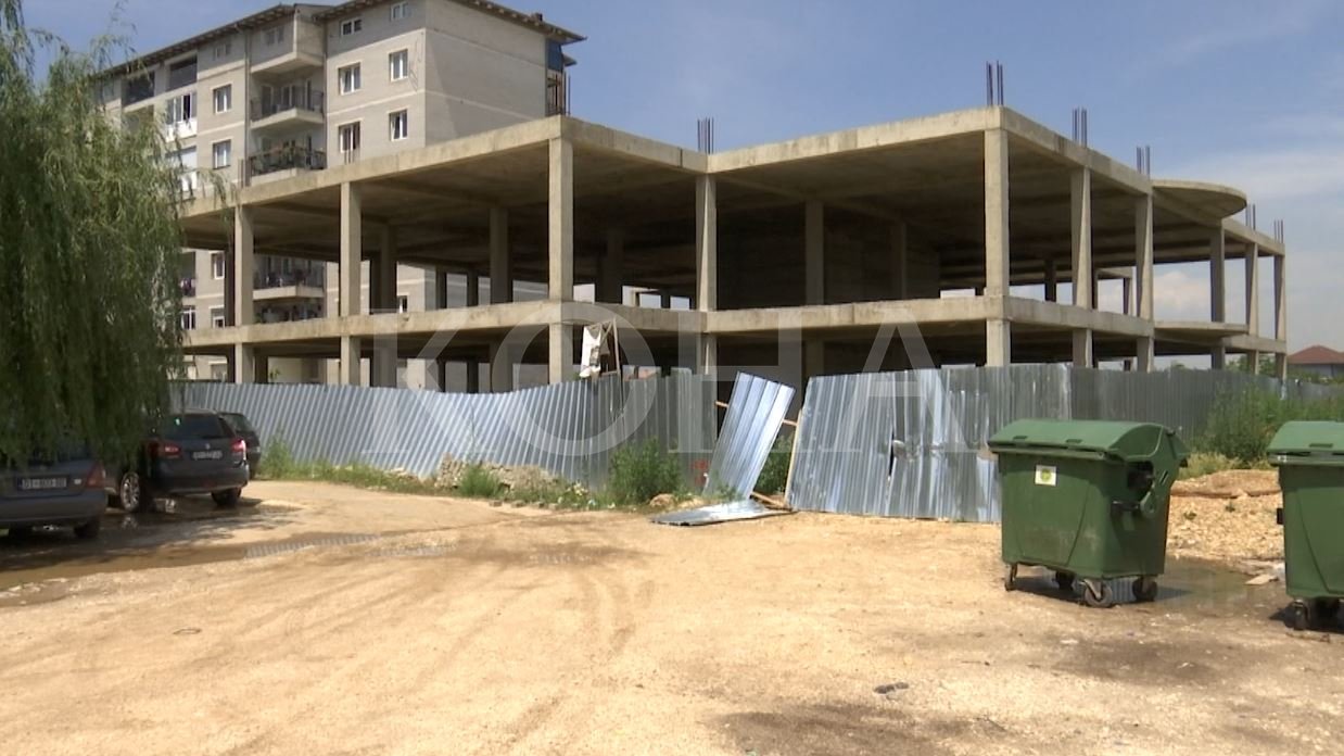 Stangnon ndërtimi i shkollës, Fushë Kosova s’ka mjete për objektin e “Mihail Gramenos”