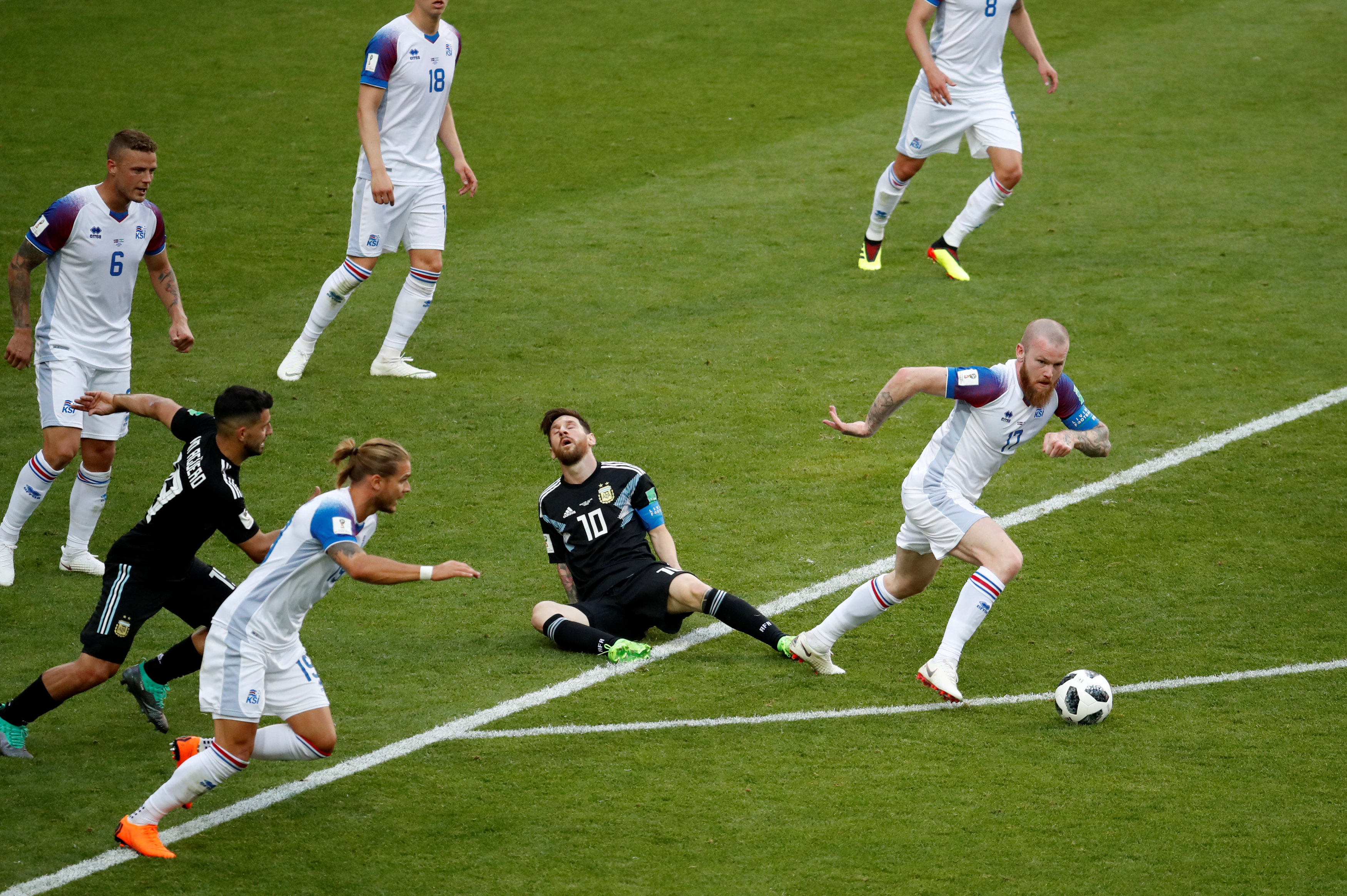 Argjentina ndan pikët me Islandën, zhgënjen Messi