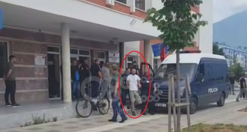 Lirohet një nga tre kuksianët që protestuan për taksën në Rrugën e Kombit