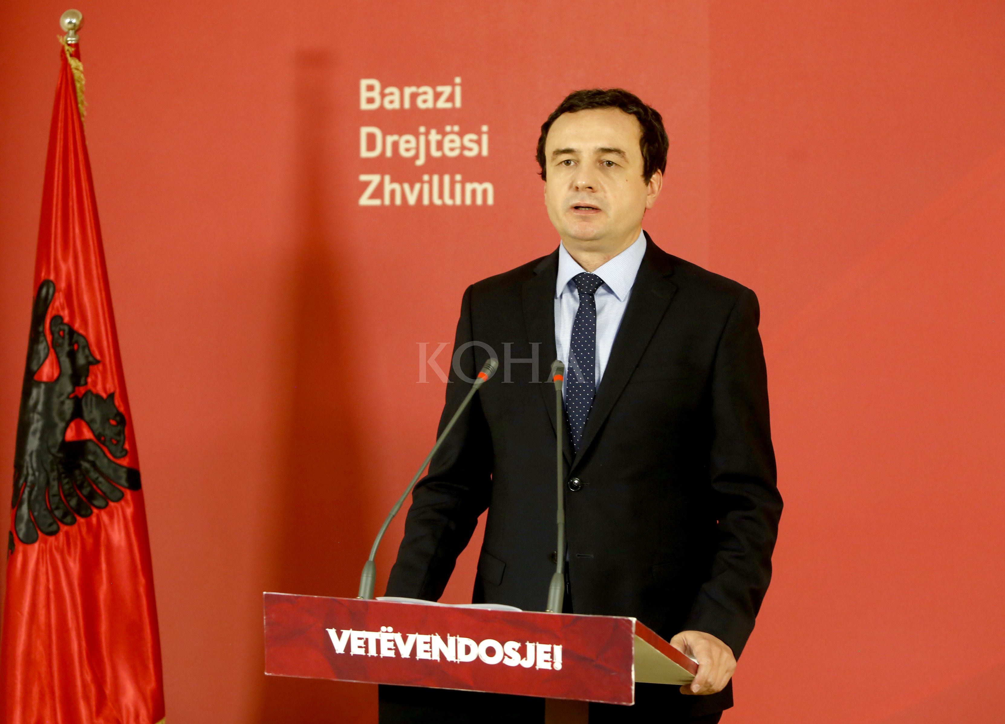 Për shkak të skandaleve të njëpasnjëshme Kurti do votëbesim ndaj Haradinajt