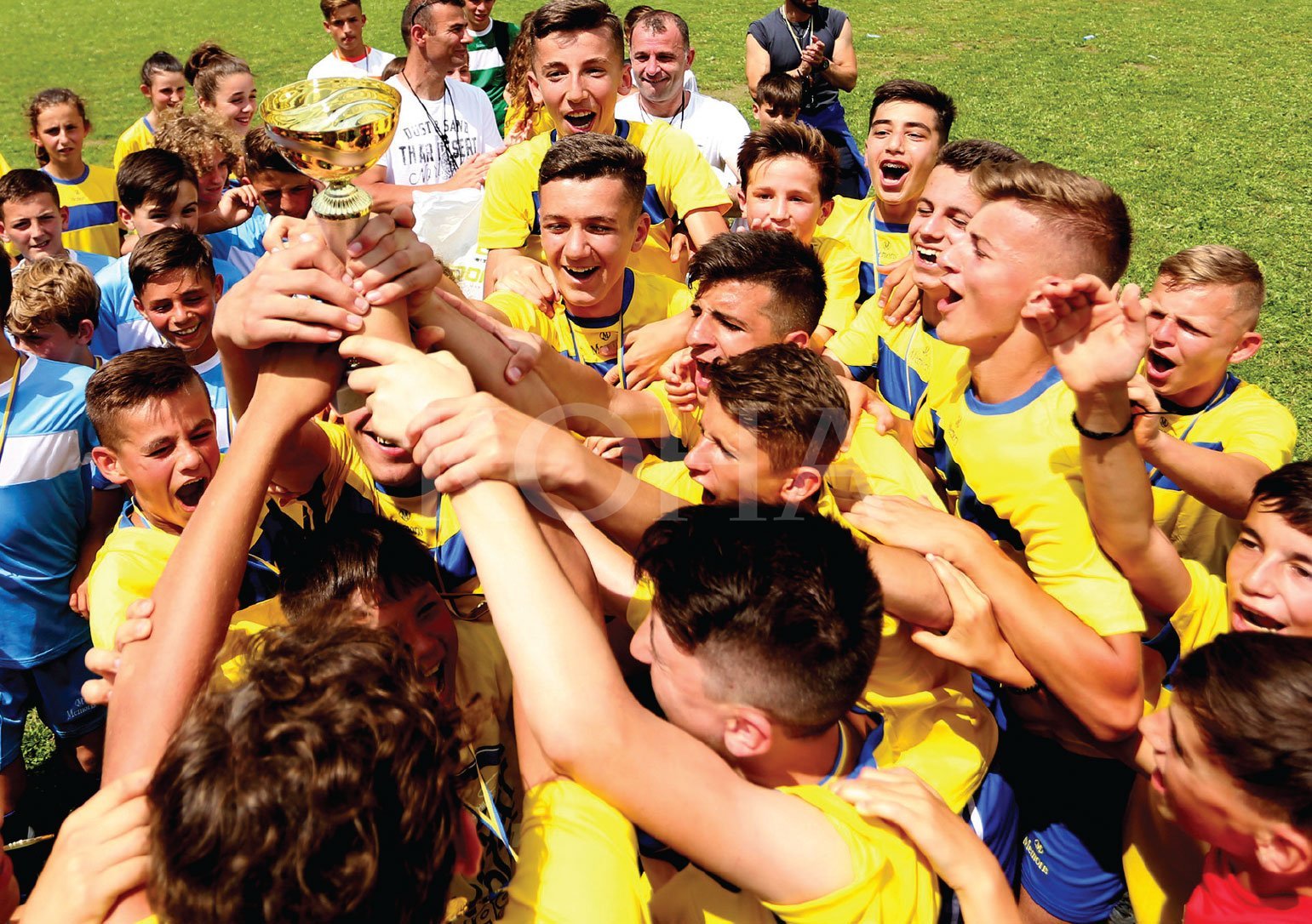 Të rinjtë kaçanikas tregojnë talentin dhe dashurinë për futbollin