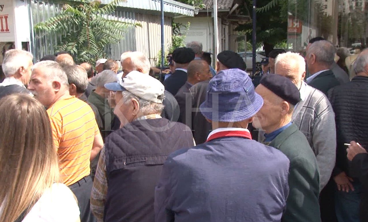 Protestojnë ish-punëtorët e “IMN Kosova”, kërkojnë 20 përqindëshin