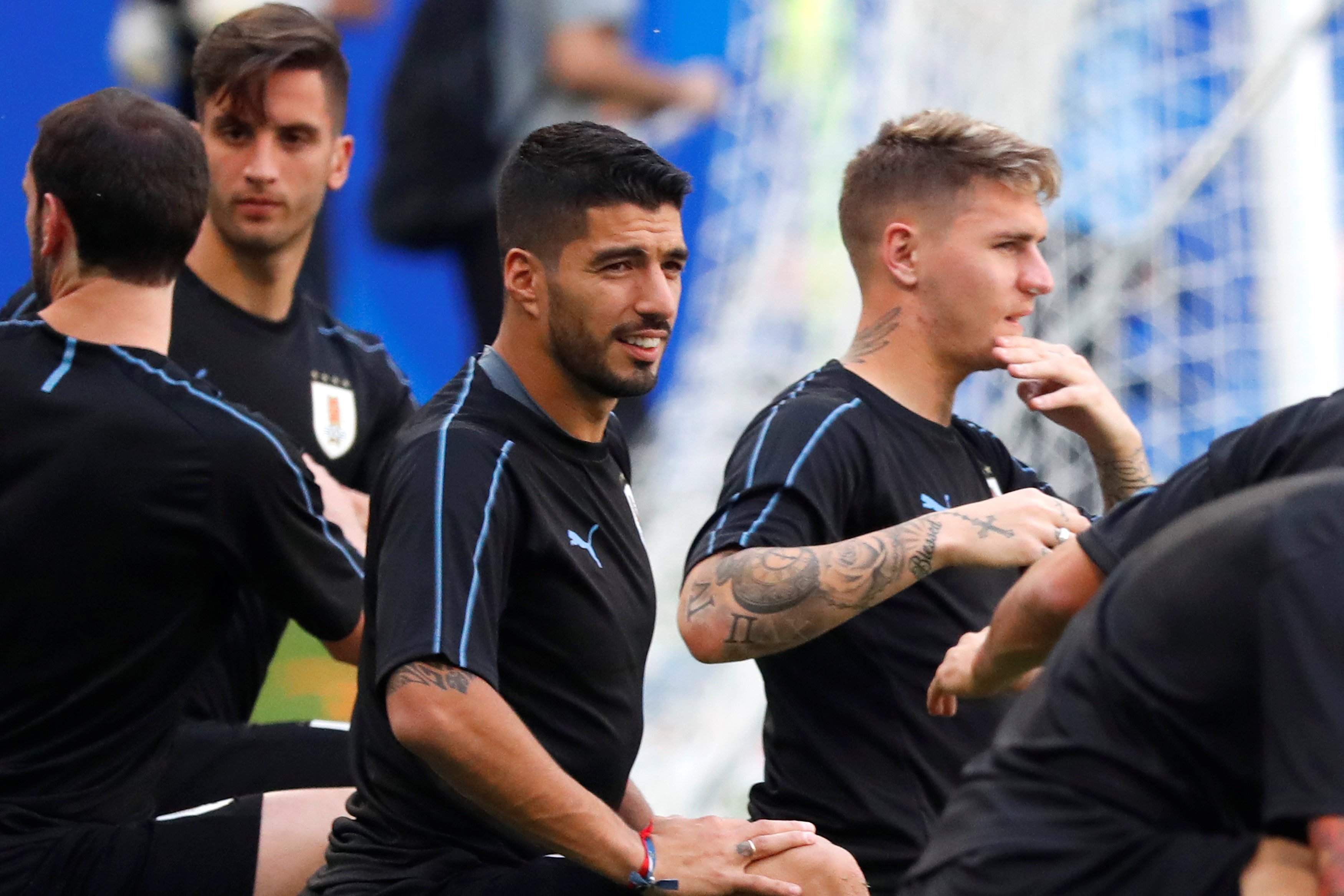 Uruguai e Rusia në garë për vendin e parë, që nuk dihet nëse sjell favore