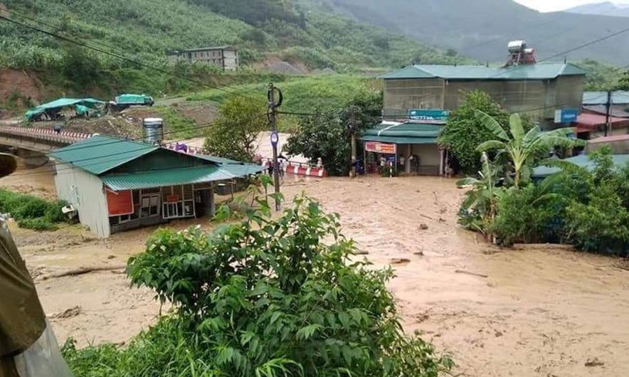 Moti i keq në Vietnam u merr jetën 15 personave