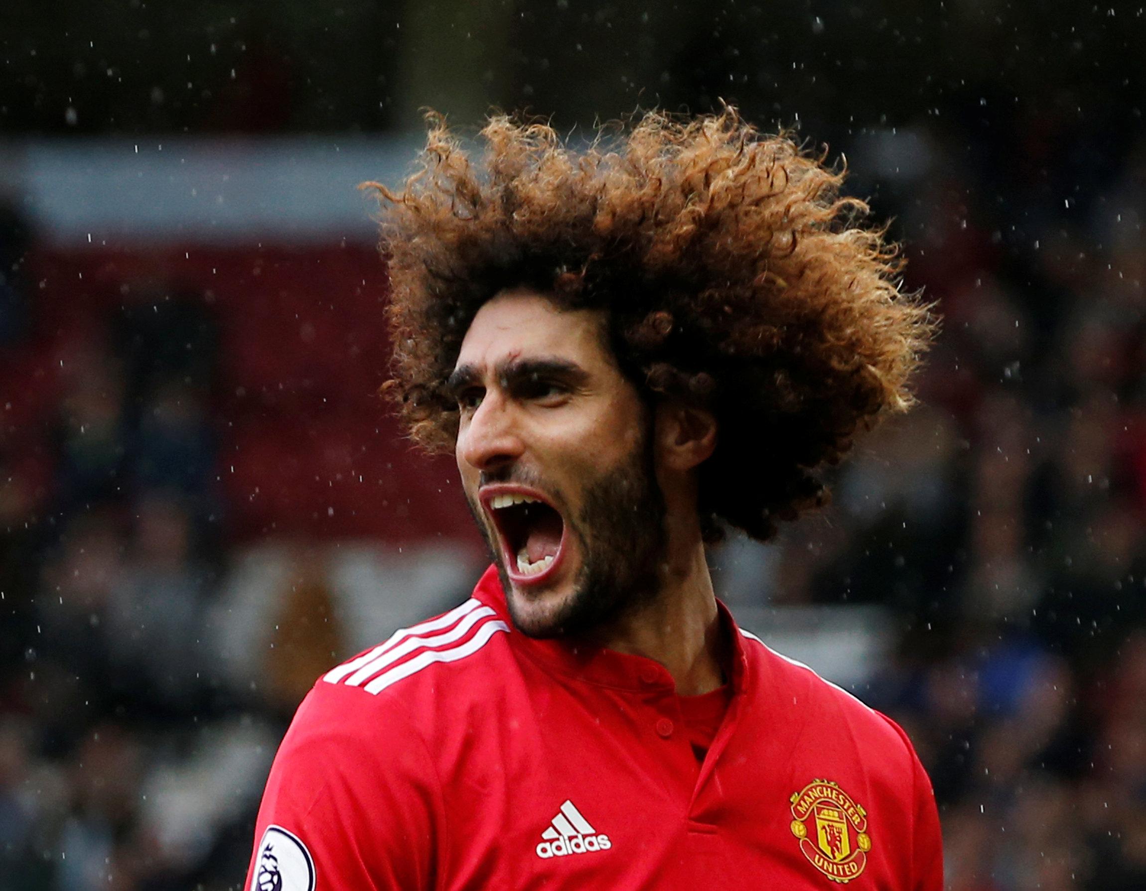 Fellaini vazhdon kontratën me Unitedin