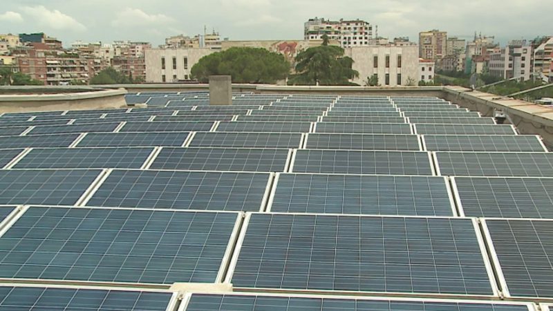 Më 2019 vihen në punë impiantet e para me energji diellore në Shqipëri