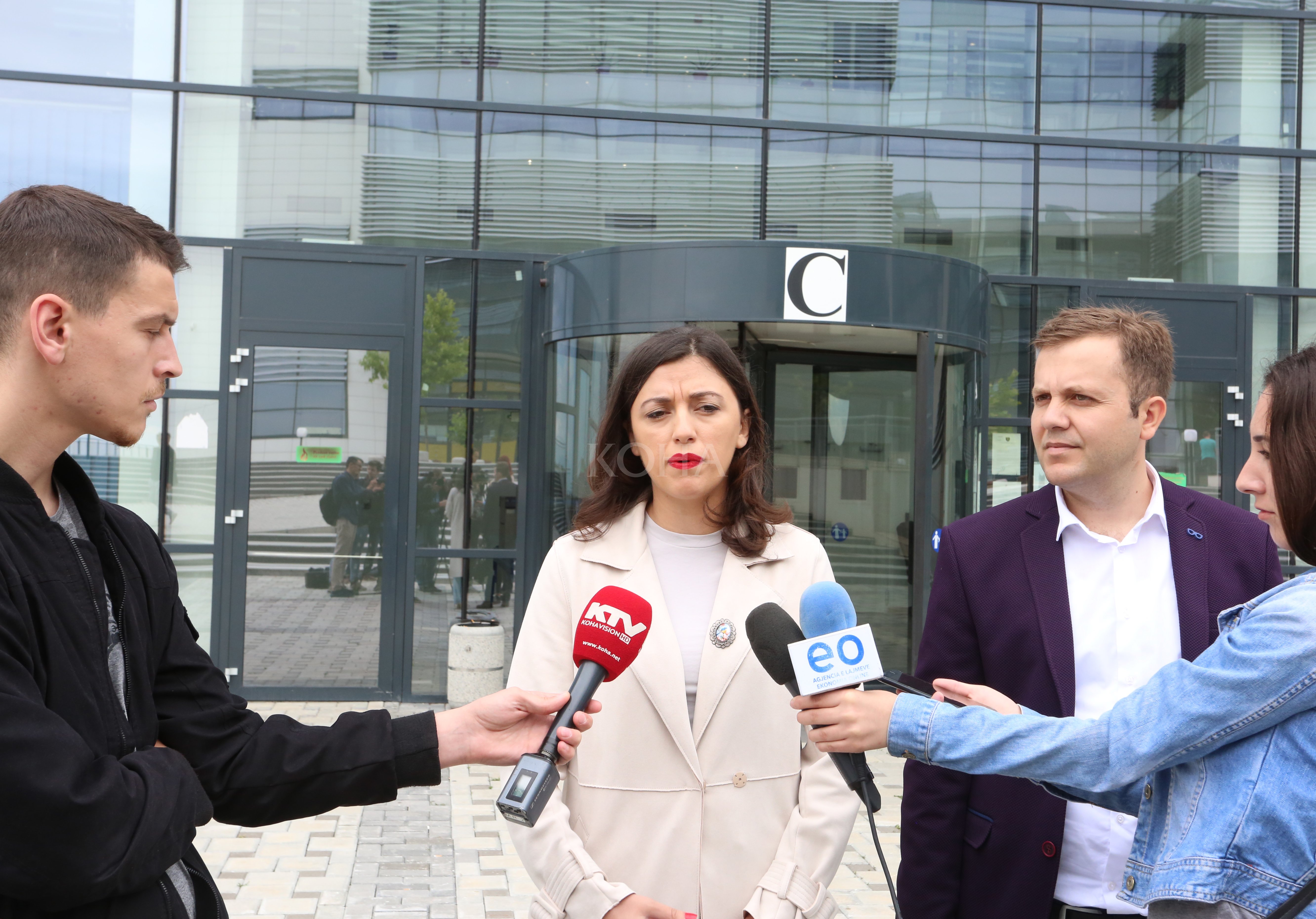 Haxhiu: Me rritjen e pagave, Haradinaj ka shkelur disa ligje