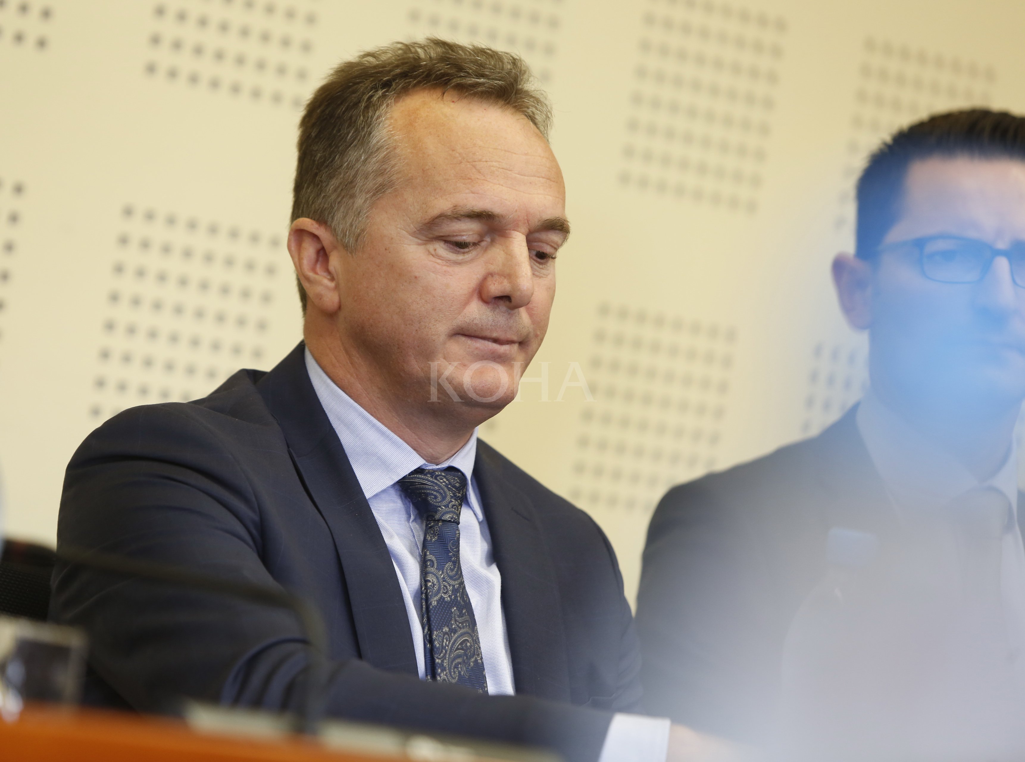 Djali i shefit të AKI-së ishte verifikuar nga policia si i dyshimtë edhe para rastit me armën