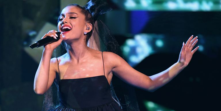 Ariana Grande sjell “Thank u, next”, ua dedikon ish-të dashurve