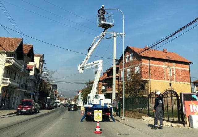 Zgjerohet rrjeti i ndriçimit të rrugëve dhe hapësirave publike në Vushtrri