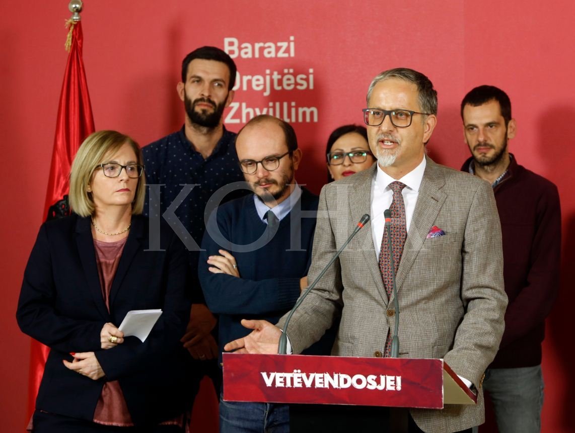 Luftë deklaratash mes VV-së e Ahmetit pas vendimit të këtij të fundit për shkarkimin e drejtorëve