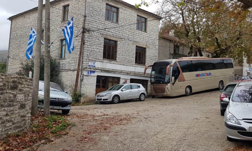 Sot varrimi i Kacifas, 8 ekstremistë grekë nuk lejohen të hyjnë në Shqipëri