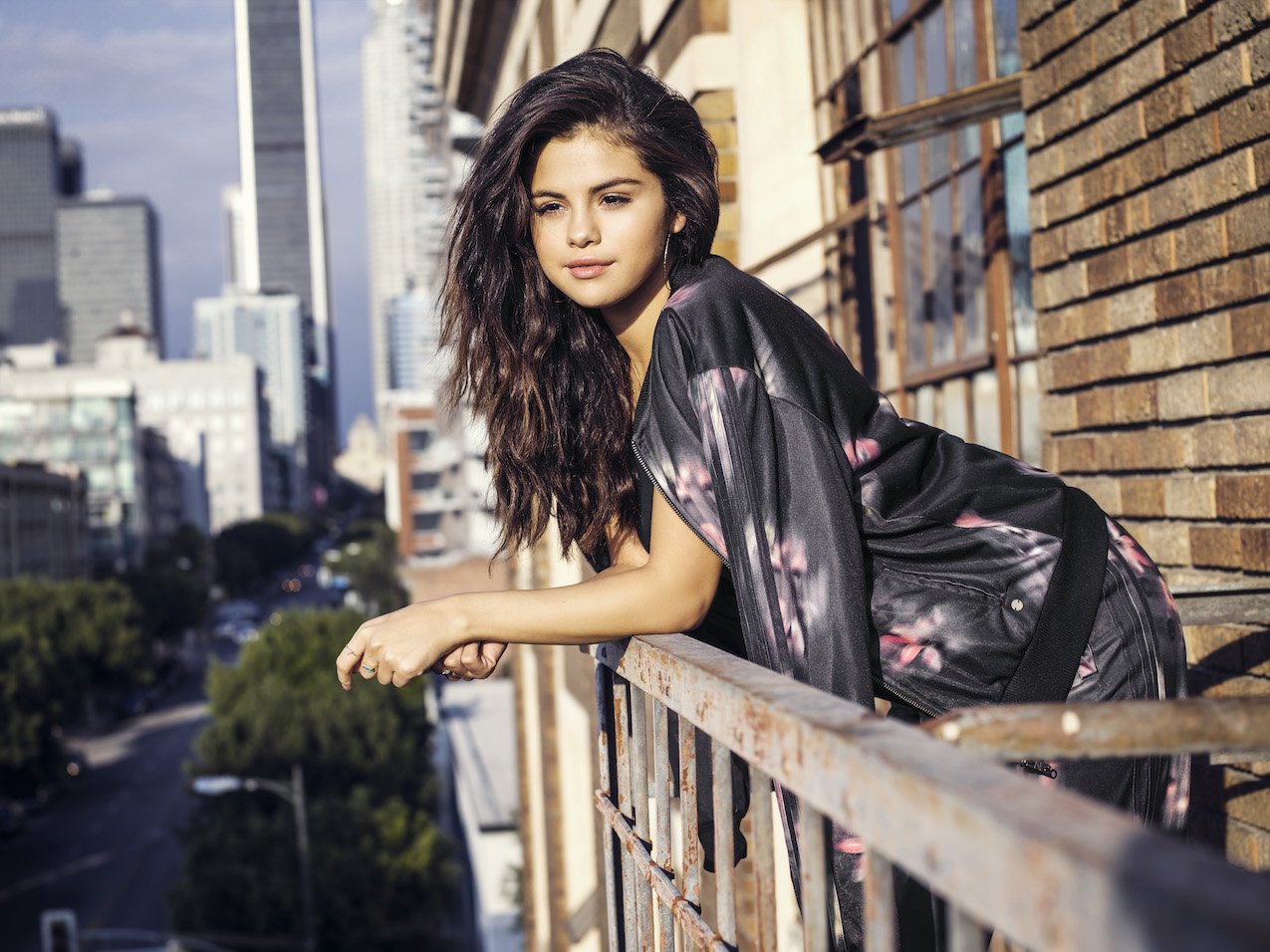 Selena Gomez del nga rehabilitimi, është në gjendje të mirë shëndetësore