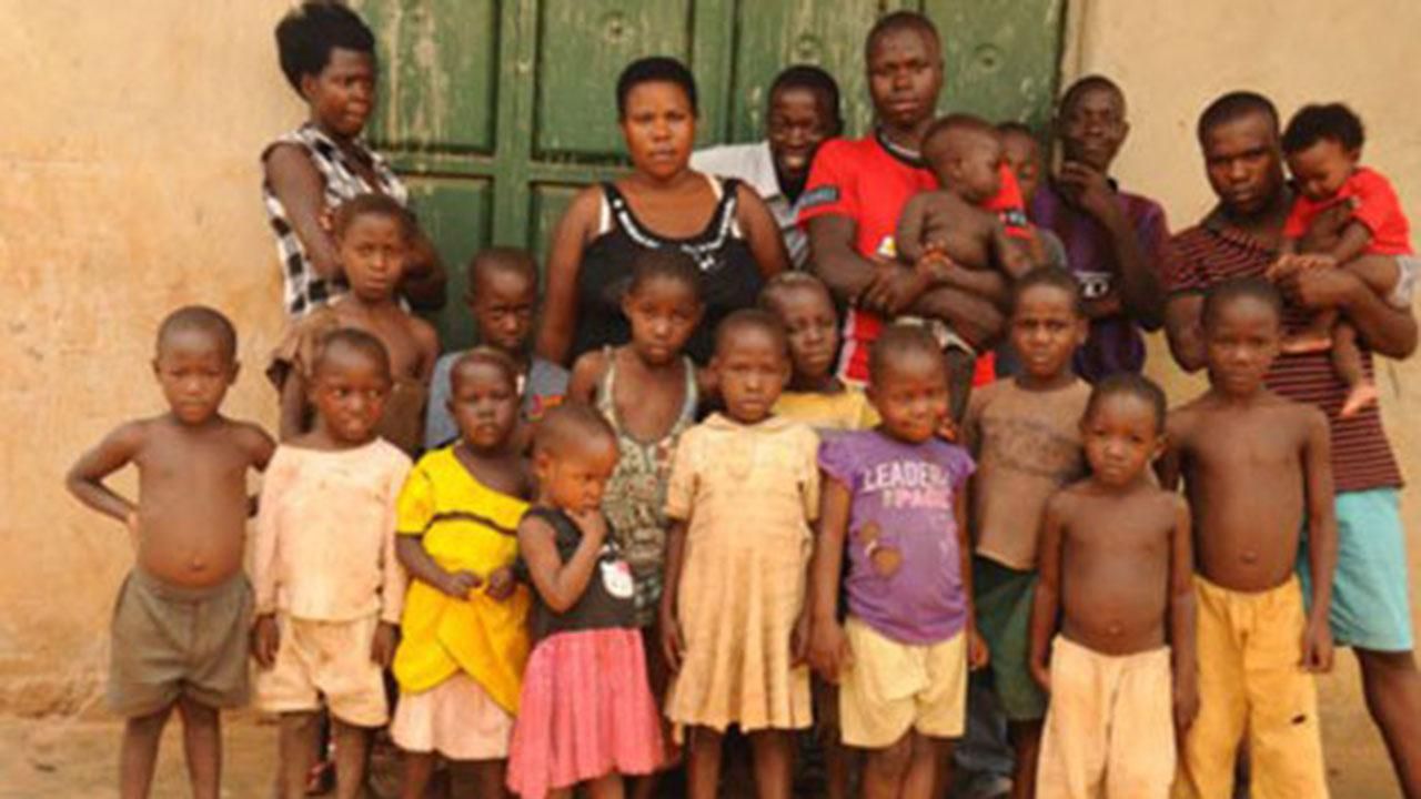 Ugandasja që ka lindur 44 fëmijë ka një mesazh për prindërit e rinj