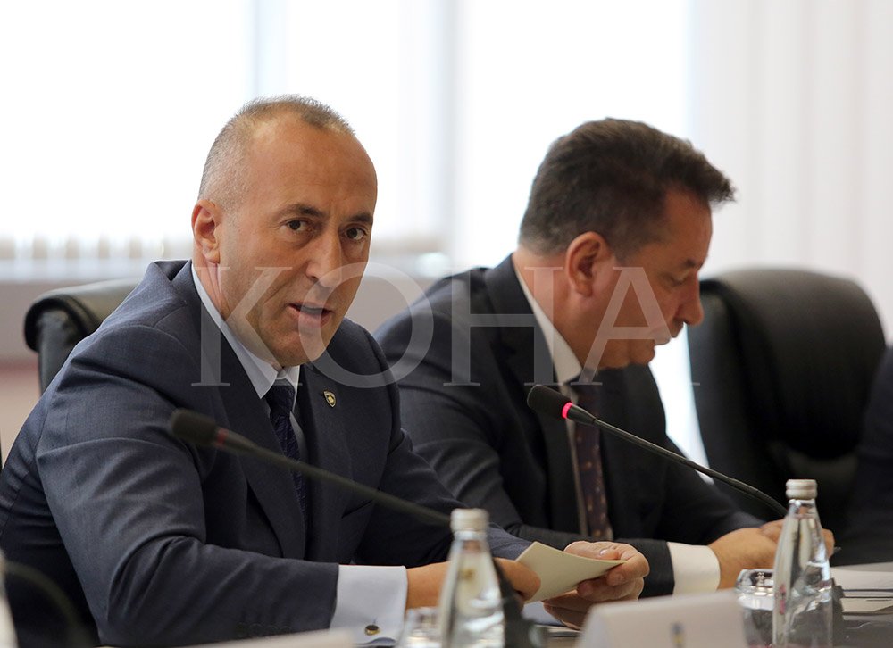 Zmbrapset Haradinaj, pezullon vendimet për tërheqje nga privatizimi i pronave shoqërore