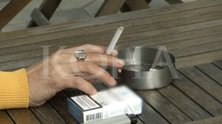 Peci kërkon zbatimin e Ligjit të 2013-s: Zero tolerancë ndaj duhanit në ambiente të mbyllura