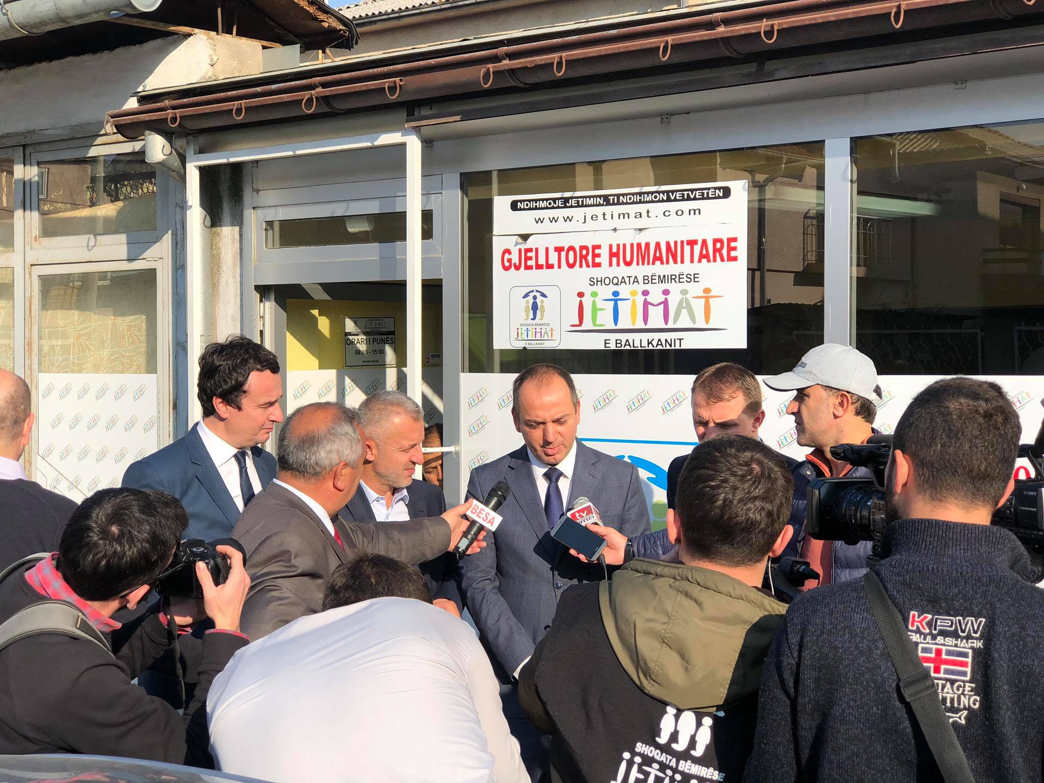 Shoqata bamirëse i bën me shtëpi 28 familje nevojtare në Prizren