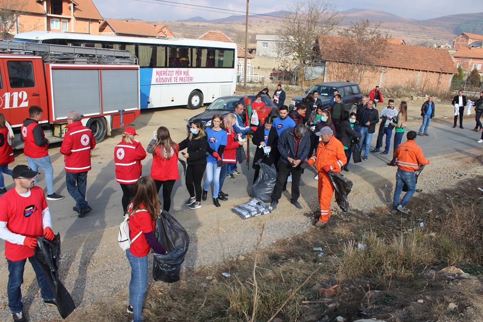 Mbi 100 thasë mbeturina largohen nga Kamenica e dhjetëra kamionë me mbetje inerte