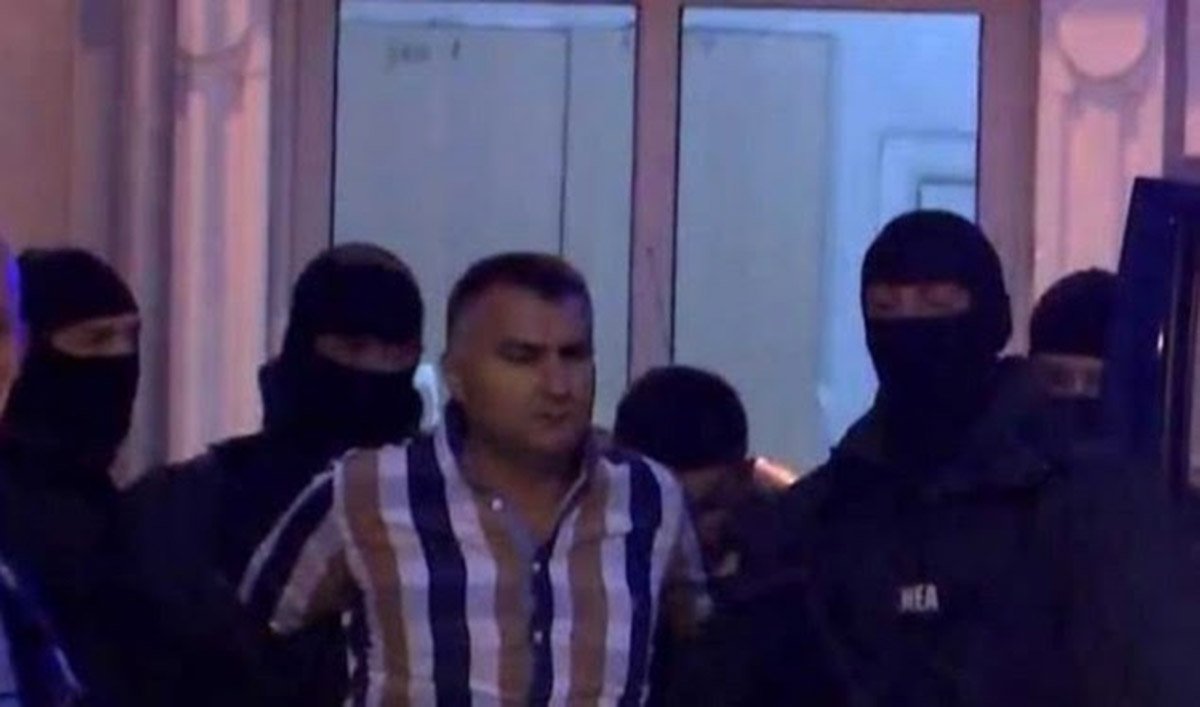 Lirohen nga burgu ish-deputetët Arben Ndoka dhe Arben Çuko