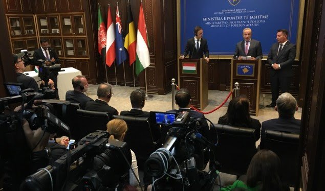 Diplomati hungarez thotë se BE-ja është e padrejtë për vizat me Kosovën