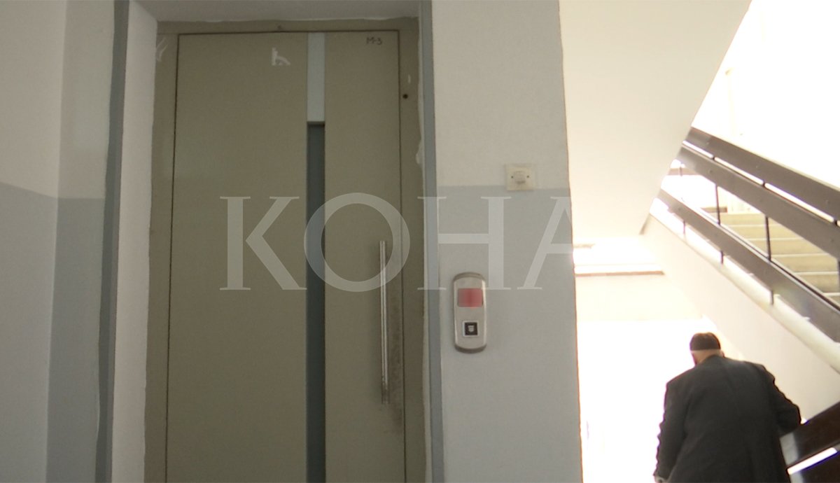 Prishet ashensori në Ortopedi, pacientët e kanë të vështirë të ngjiten në kat të katërt