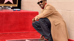 Snoop Dogg bëhet me yll në “Shëtitoren e Famës”