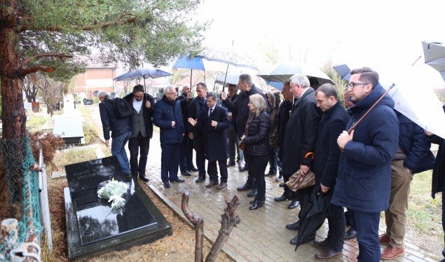 ​LDK e përkujton me homazhe Xhavit Ahmetin në 22 vjetorin e vdekjes
