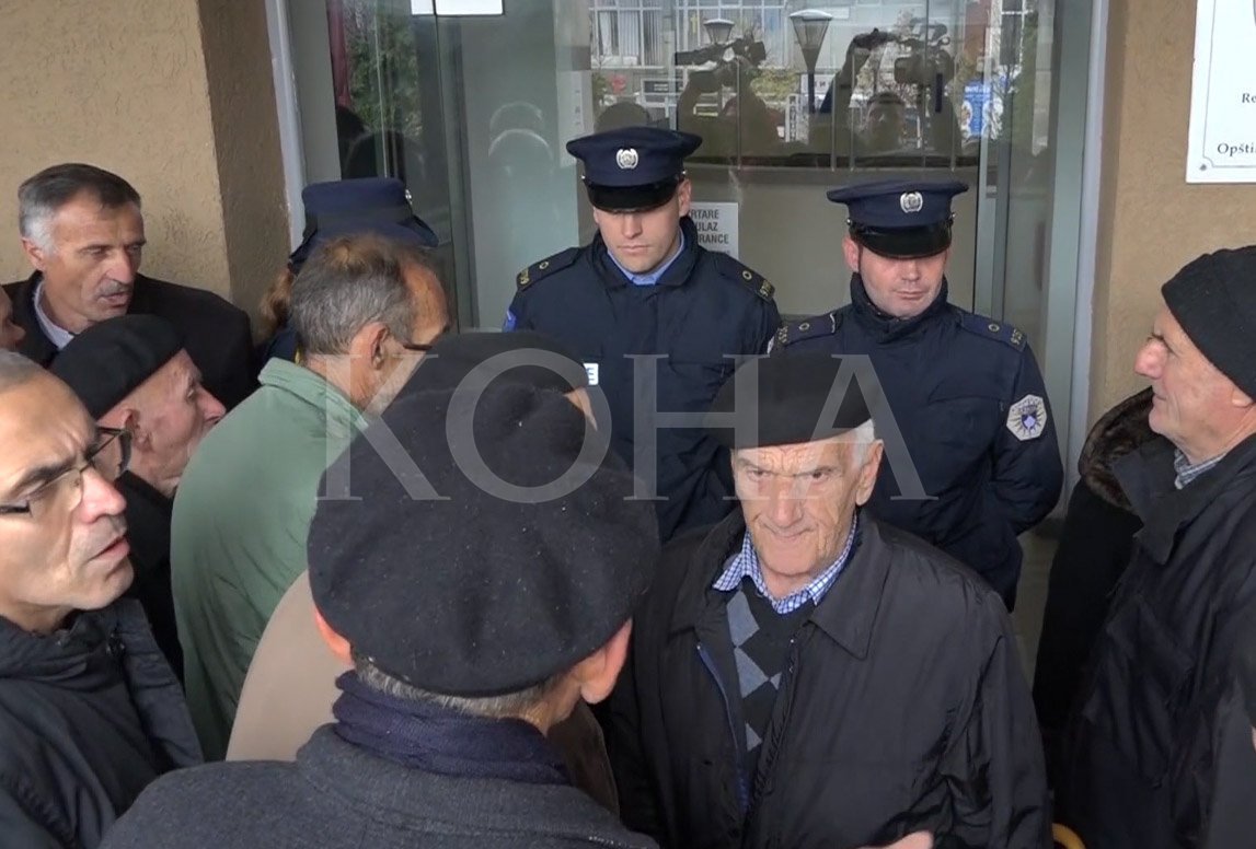 Punëtorët e “IMN Kosova” me protesta kërkojnë 20 përqindëshin