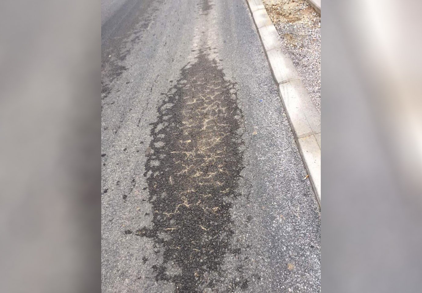 Degradohet rruga e asfaltuar një muaj më parë në Ferizaj