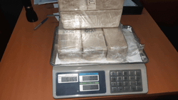 Arrestohet një person, në bodrum i sekuestrohen mbi 5 kg heroinë