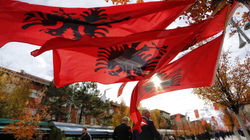Shënohet Dita e Flamurit