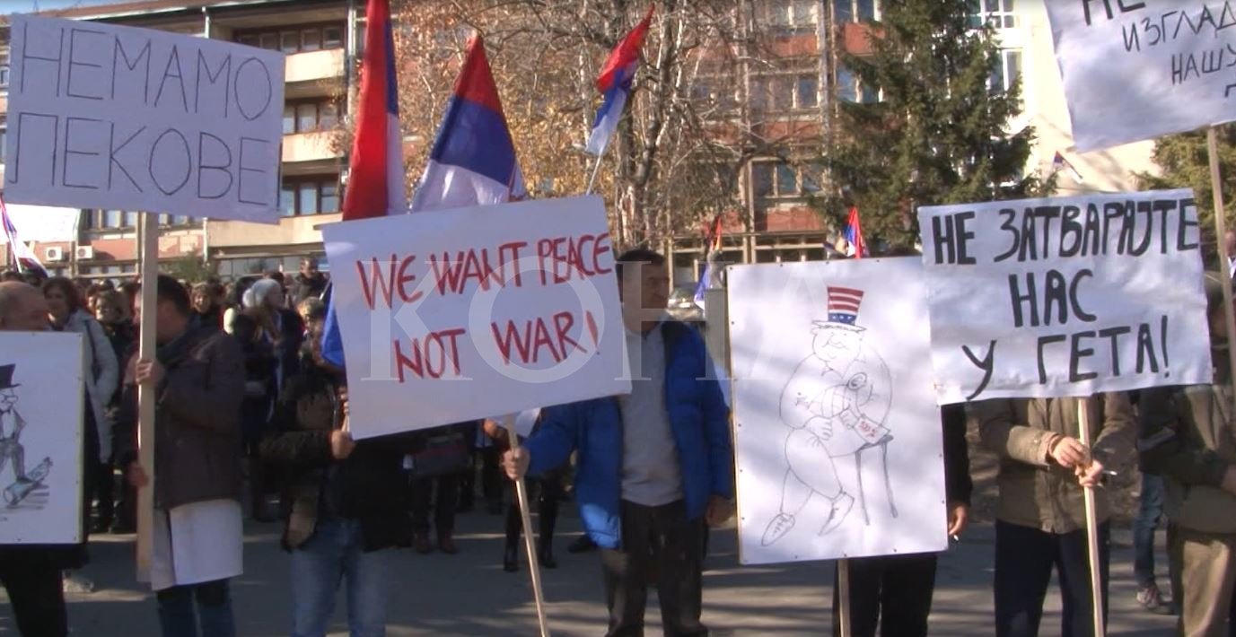 Mjekët serbë të veriut protestojnë për taksën, paralajmërojnë “katastrofë humanitare”