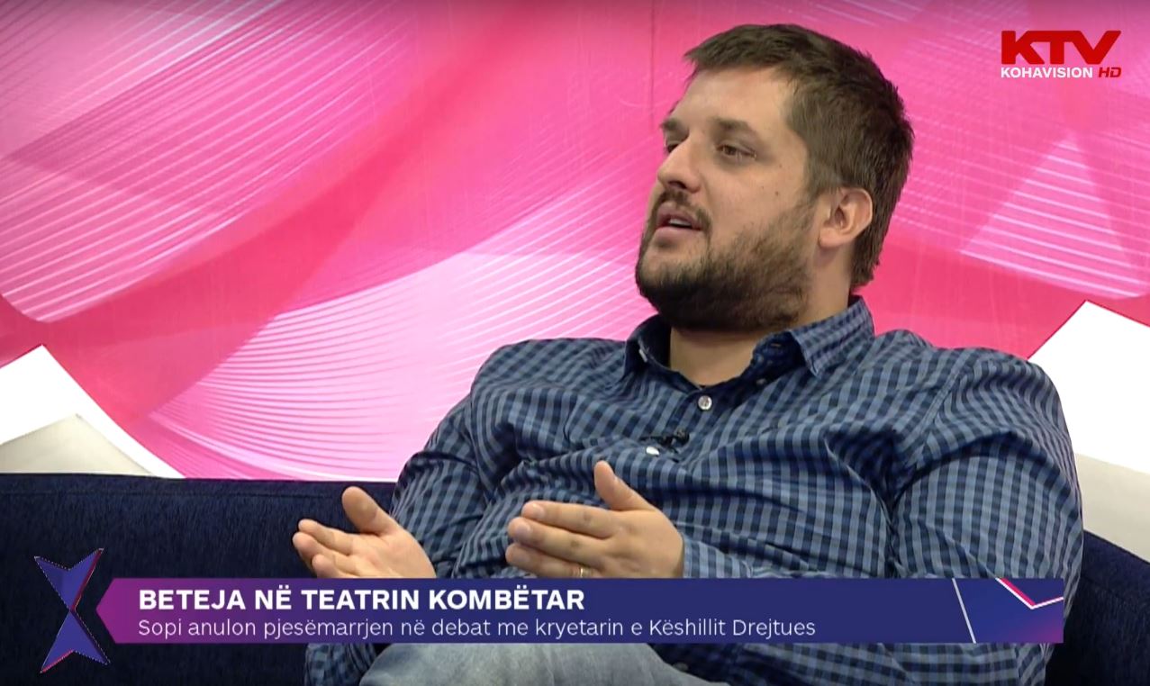 Vazhdon beteja në Teatrin Kombëtar