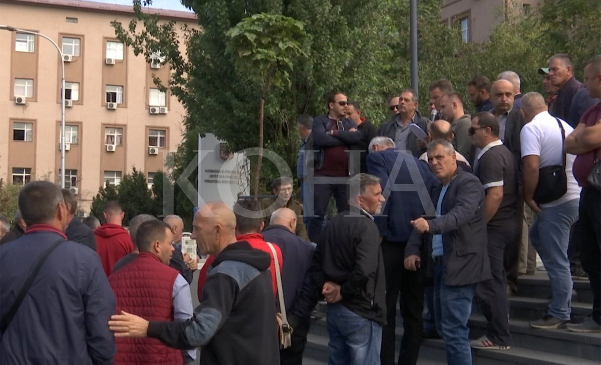Komuna hesht ndaj protestës së kompanive private të autobusëve